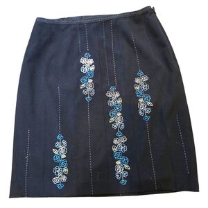 Ann Taylor LOFT  knee-length skirt. Size 6. stretchable with side zip.